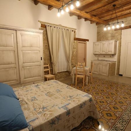 Antica Dimora Dell'Ammiraglio Aparthotel Licata Exterior photo
